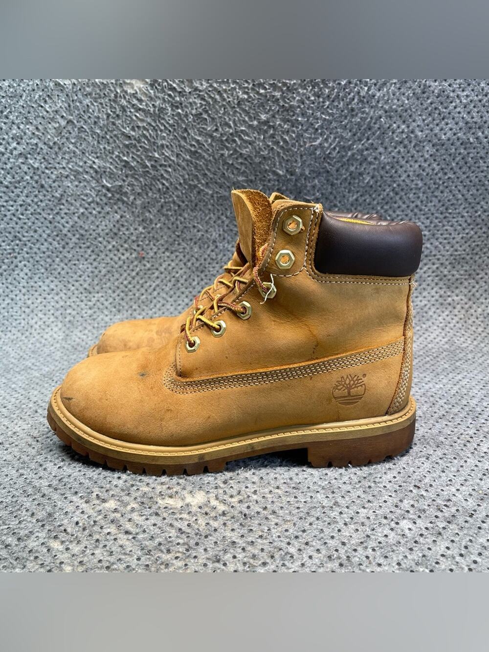 Timberland Nubuck Tan Boots Size 5 Boys